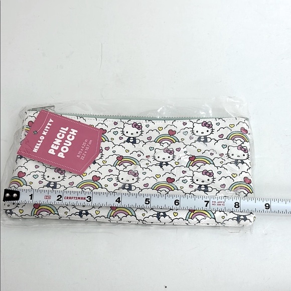 Hello Kitty zippered cosmetic pouch, pencil case, everyday pouch NWT - Picture 15 of 16